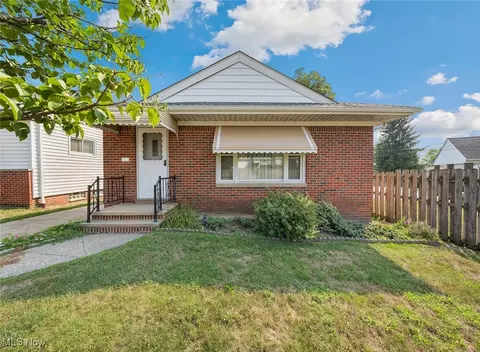 5715 Cumberland Dr, Garfield Heights, OH 44125
