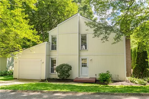 1488 Bramblewood Cir NE, Massillon, OH 44646