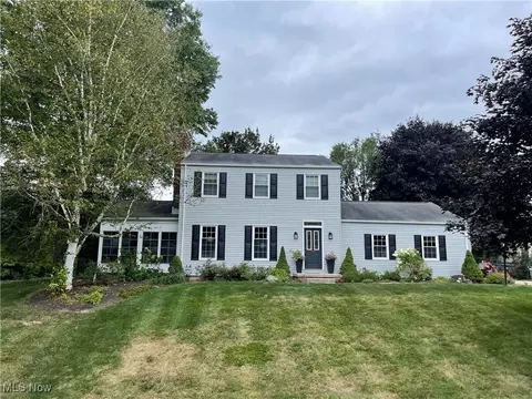 6 Rustic Dr, Millersburg, OH 44654