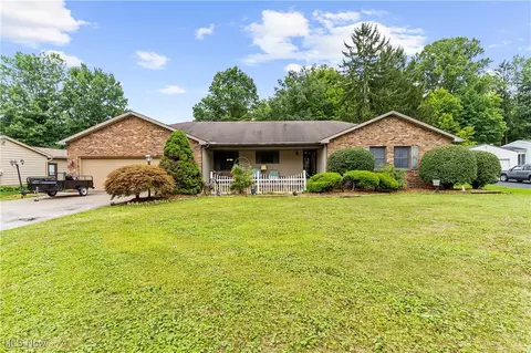 1283 Meadow Ln, Poland, OH 44514