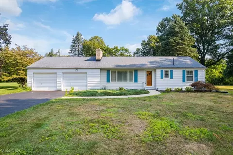 3008 Meadowwood St NW, Massillon, OH 44646