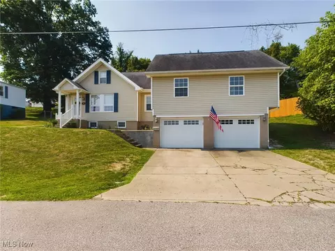 302 Park St, Saint Clairsville, OH 43950