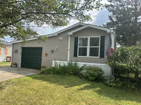 20 Apple Dr, Andover, OH 44003
