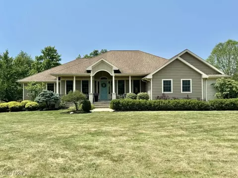 15590 Gamekeepers Trl, Russell, OH 44072