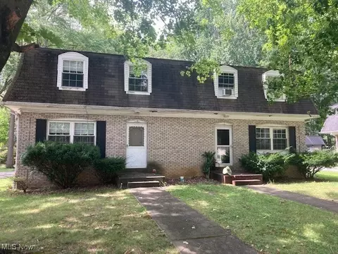 1281 Rosewood, Warren, OH 44484