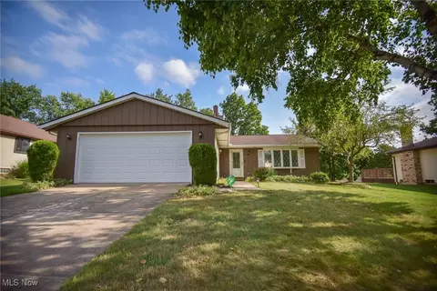 3919 Clearwater Dr, Parma, OH 44134