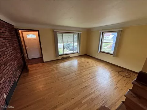 12336 Orme Rd, Garfield Heights, OH 44125 photo 4