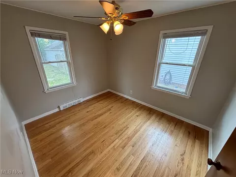 12336 Orme Rd, Garfield Heights, OH 44125 photo 8