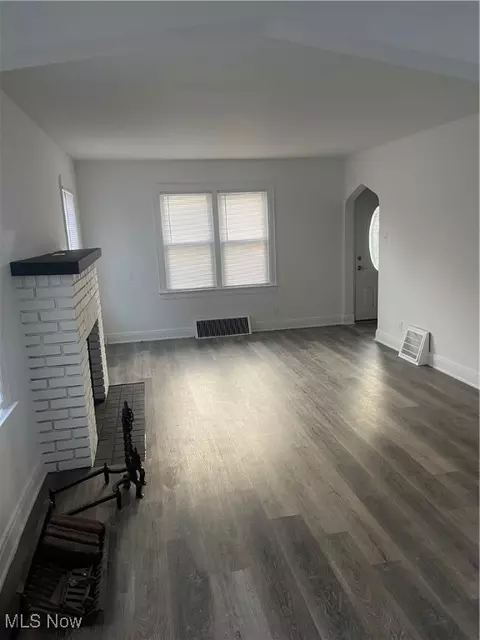 855 Packard Dr, Akron, OH 44320 photo 5