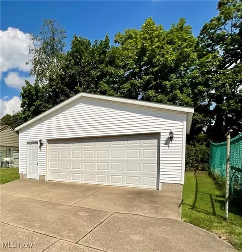 855 Packard Dr, Akron, OH 44320 photo 19