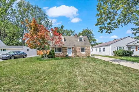 5038 Forest Rd, Mentor, OH 44060