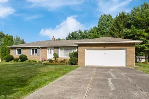 5837 Iva Dr, Akron, OH 44319