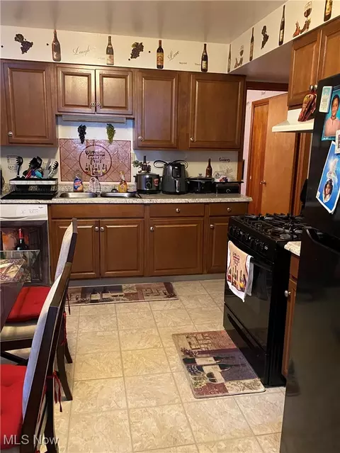 673 Babbitt Rd, Euclid, OH 44123 photo 10