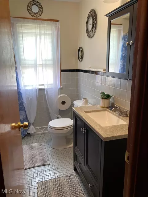 673 Babbitt Rd, Euclid, OH 44123 photo 24