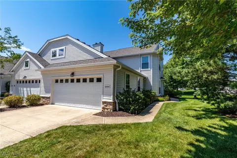 33252 Fairport Dr, Avon Lake, OH 44012