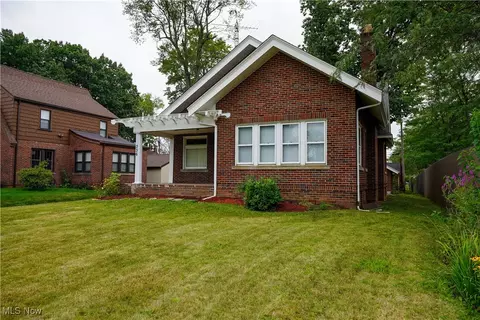 Exterior - 336 Harter Ave NW, Canton, OH 44708 photo 7 of 7