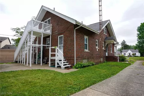 Exterior - 336 Harter Ave NW, Canton, OH 44708 photo 5 of 7