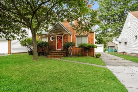 316 E 271st St, Euclid, OH 44132