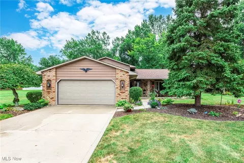 4281 Berkeley Dr, Sheffield Village, OH 44054