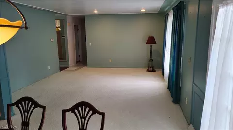 177 Buckingham Dr, Elyria, OH 44035 photo 4