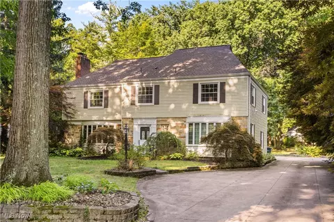 146 N Revere Rd, Fairlawn, OH 44333