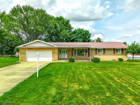 967 Impala Dr, Akron, OH 44319