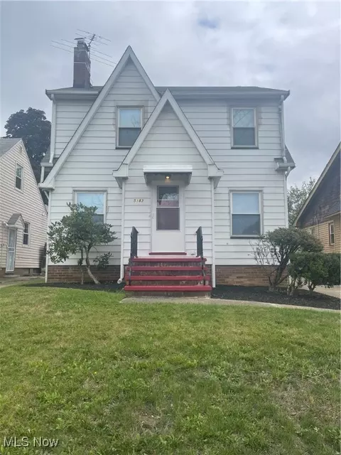 5183 Thomas St, Maple Heights, OH 44137