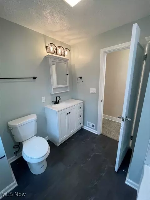 Bath - 5183 Thomas St, Maple Heights, OH 44137 photo 4 of 6