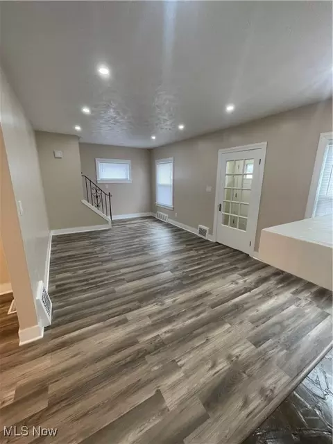 Living - 5183 Thomas St, Maple Heights, OH 44137 photo 3 of 5