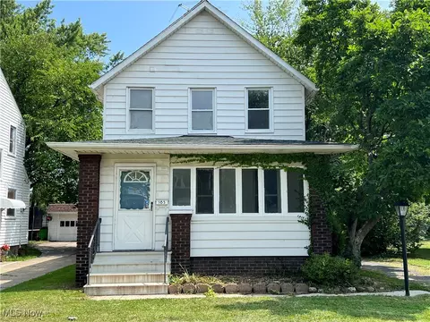 165 E 219th St, Euclid, OH 44123 photo 1