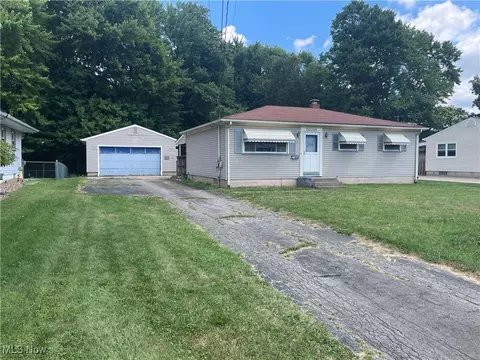 5318 Pinecrest Ave, Austintown, OH 44515