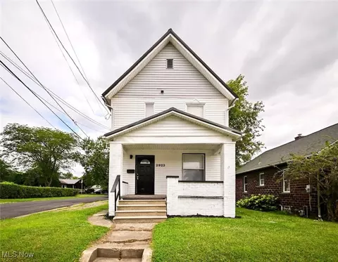 2923 17th St SW, Canton, OH 44706