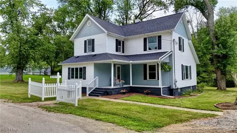 6865 Mill Rd NW, Dundee, OH 44624
