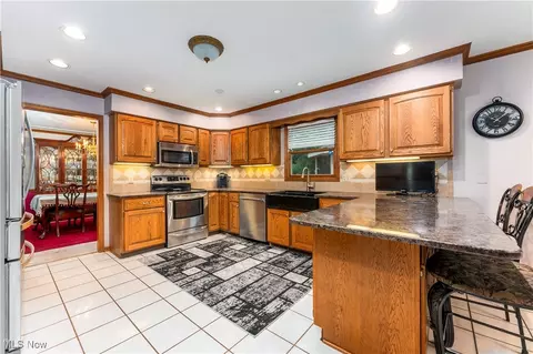 Kitchen - 2114 Longfellow St NE, Canton, OH 44721 photo 2 of 2