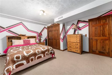 Bedroom - 2114 Longfellow St NE, Canton, OH 44721 photo 6 of 6