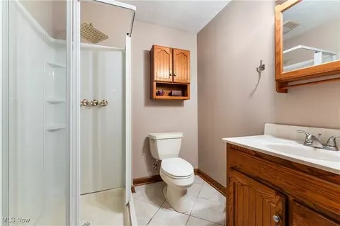 Bath - 2114 Longfellow St NE, Canton, OH 44721 photo 5 of 5
