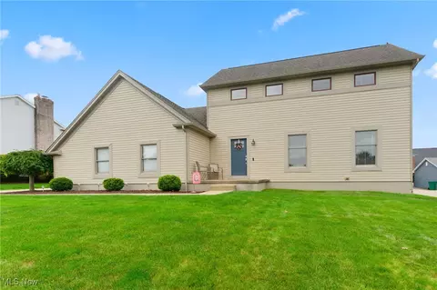 6673 Bristlewood Dr, Youngstown, OH 44512