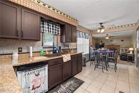 514 Hampton Dr, Elyria, OH 44035 photo 15