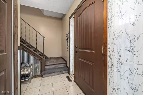 514 Hampton Dr, Elyria, OH 44035 photo 11