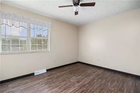 514 Hampton Dr, Elyria, OH 44035 photo 33