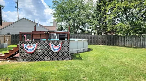 514 Hampton Dr, Elyria, OH 44035 photo 4