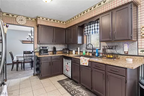 514 Hampton Dr, Elyria, OH 44035 photo 18