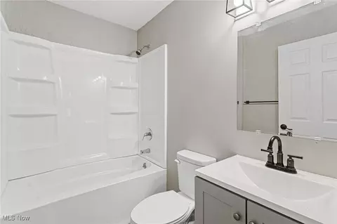 Bath - 3741 Globe Ave, Lorain, OH 44055 photo 1 of 1