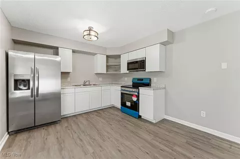 Kitchen - 3741 Globe Ave, Lorain, OH 44055 photo 2 of 2