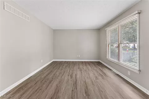 Living - 3741 Globe Ave, Lorain, OH 44055 photo 1 of 2