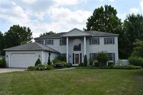 26905 Heatherwood Cir, Olmsted Twp, OH 44138