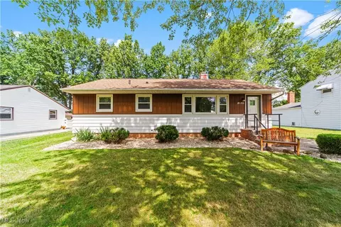 38359 Parkway Blvd, Willoughby, OH 44094