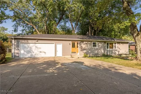 4628 Arlington Rd, Uniontown, OH 44685