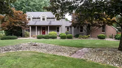 2690 Deer Trl, Niles, OH 44446