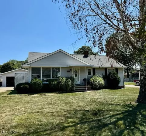 6655 Mackenzie Rd, North Olmsted, OH 44070